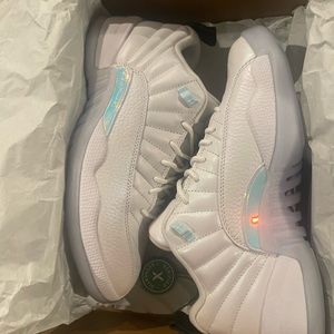 Air Jordon 12 retro size 8.5